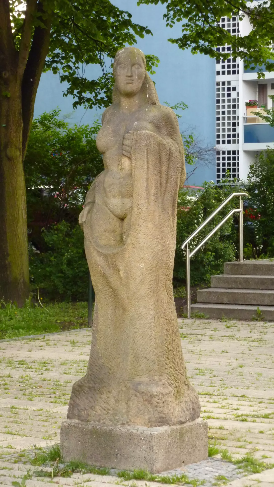 Frau